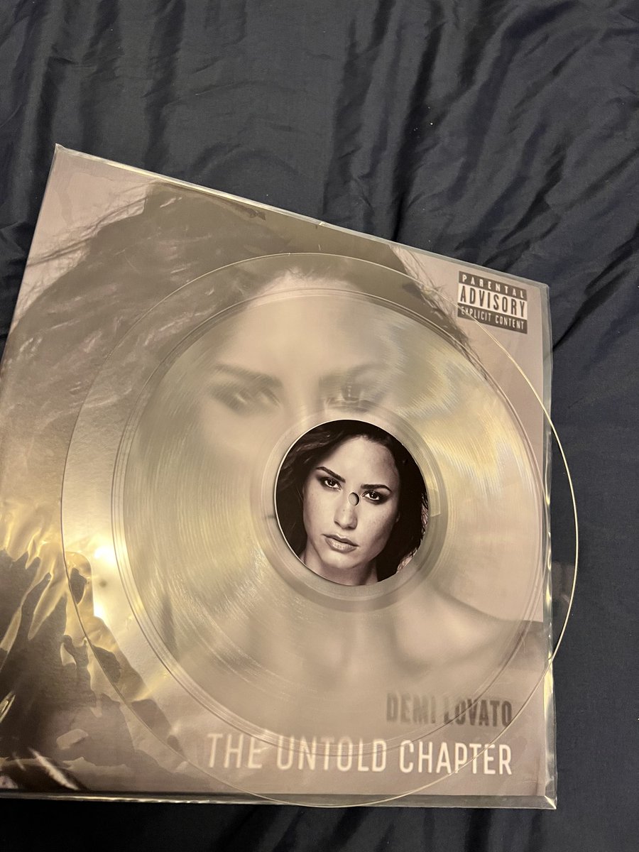 un_brokenlovato's tweet photo. My best friend got me a custom vinyl with some Demi unreleased songs for my birthday 😭 https://t.co/yOeoTFp6QA