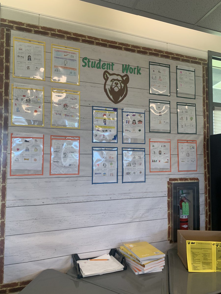 jenlsanders's tweet photo. Student work displayed in junior high is my favorite! #sciajourney #whateverittakes @SCIABEARS @josh_livn_large https://t.co/zC7wT53fkD
