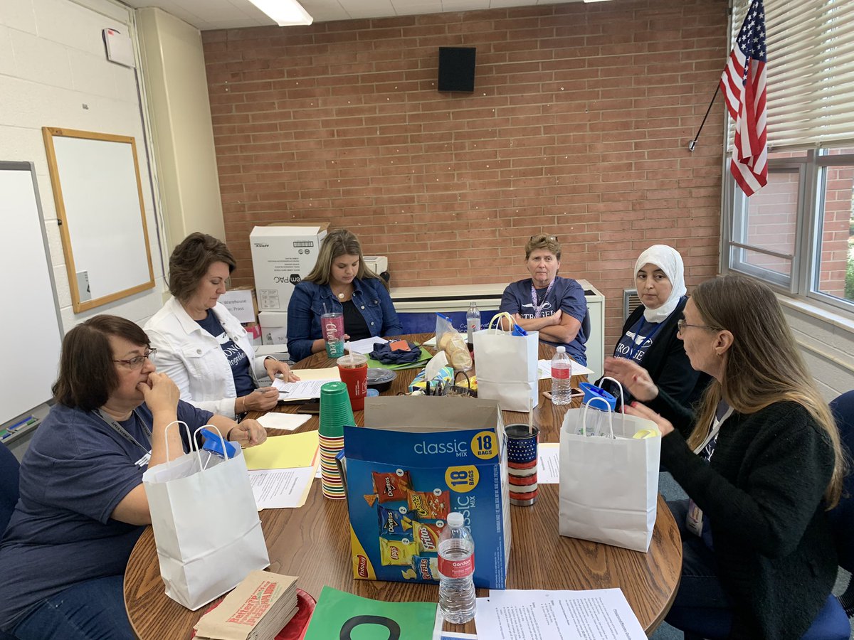 PrassPaxson's tweet photo. Prass staff engaged in student centered discussions regarding teacher-student relationships, teaching and learning, safety and wellness and back-to-school routines! #EngagedCollaborators, #LifelongLearners, #CriticalThinkers, #StrongerTogether, #WeAreFirebirds @KetteringSchls https://t.co/1AJtiKUdDe