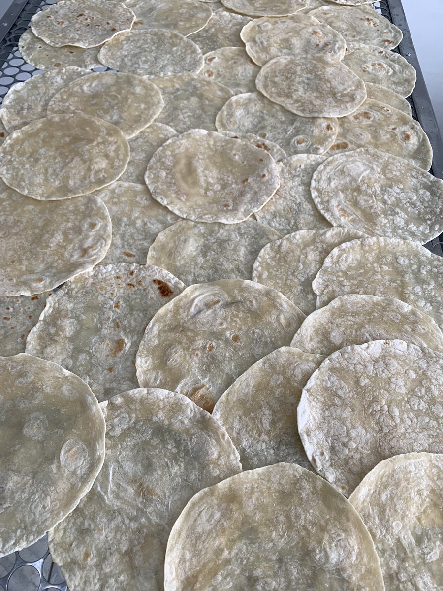 fagana31's tweet photo. Gente de Guadalajara, acabo del abrir mi tortillería de harina y productos de Sonora (machaca, coyotas, chiltepin, etc) 
Estamos en LAS ÁGUILAS. 

RT para que nos vaya machín!! 🙏🏿🙌🏿 https://t.co/rY4szPgBW3