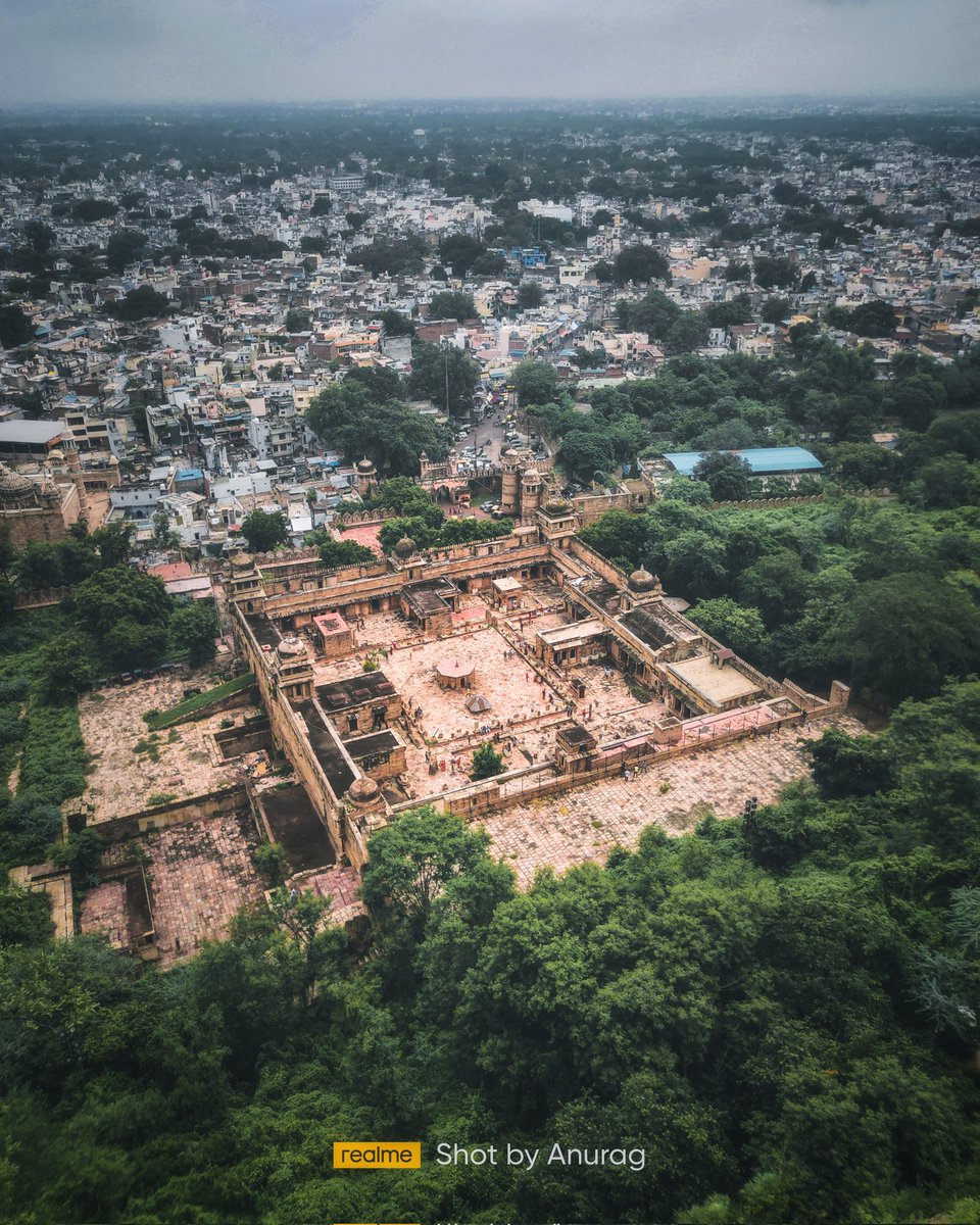 anuragclicked's tweet photo. Drone Shots, which aren't from drone 🤌😊.
#IncredibleIndia #thunderstorms
@realmeIndia @MadhavSheth1 @realmeCreators https://t.co/LtcQyUbwK9