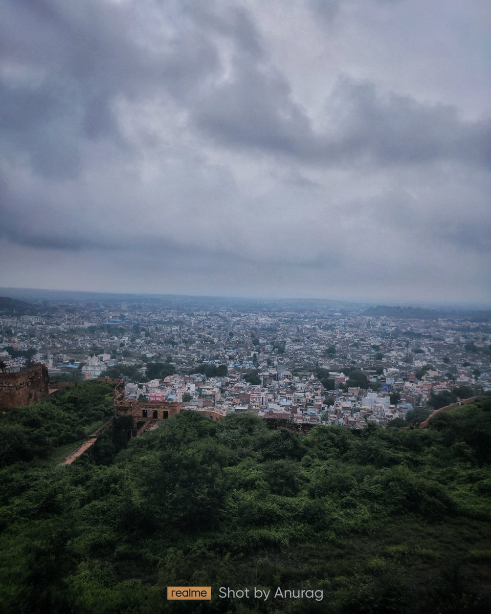 anuragclicked's tweet photo. Drone Shots, which aren't from drone 🤌😊.
#IncredibleIndia #thunderstorms
@realmeIndia @MadhavSheth1 @realmeCreators https://t.co/LtcQyUbwK9