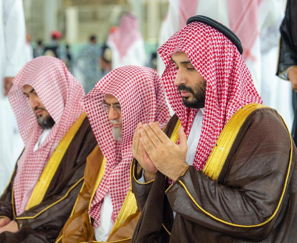 MMq__14's tweet photo. • اللهم أدم على بلادنا أمنها وإيمانها وحكامها وعلمائها واستقرارها ..

• اللهم زدهم عزاً وتمكين يارب العالمين 🤲🏻 🤍

#غسل_الكعبة 
#ولي_العهد https://t.co/2Dd8nk4vB7