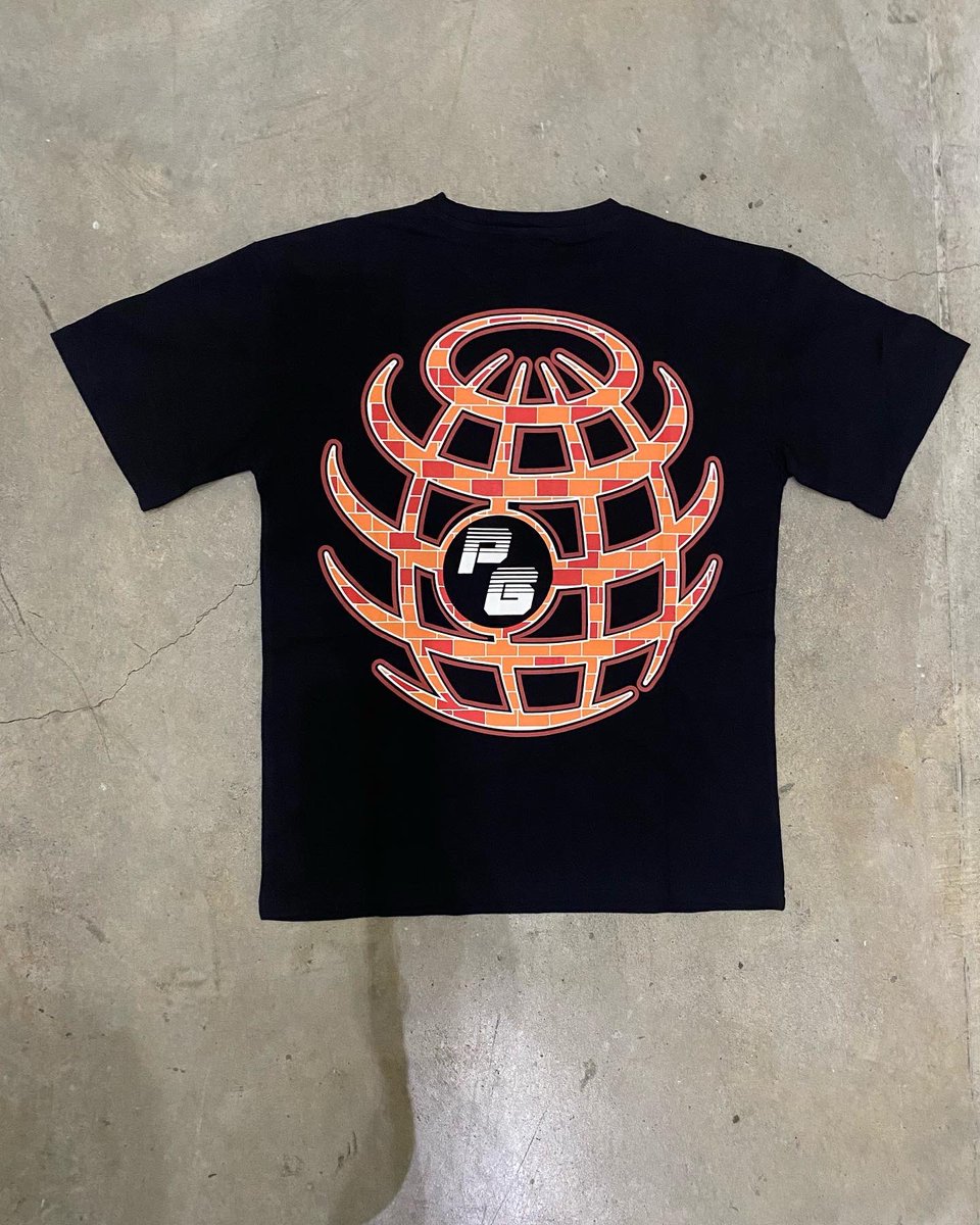 PublicGoods18's tweet photo. New t-shirts available now. 💫 https://t.co/VjvZWqCx34