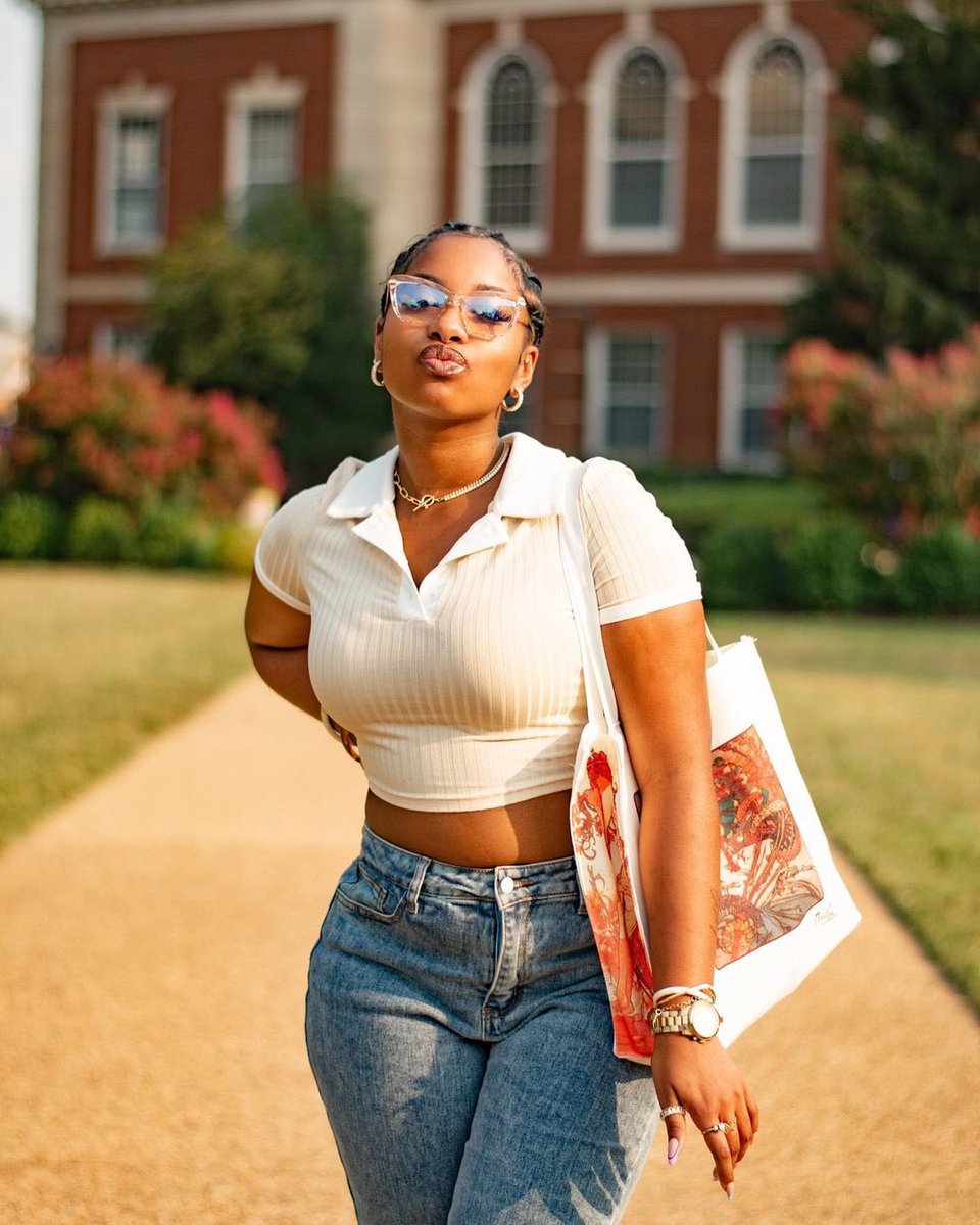 tcshotit's tweet photo. Blessed to bring back Yard Shoots this year at the Howard University. Congratulations to all the new and returning Bison !  #HU26 #HU25 #HU24 #HU23  Accepting bookings via DM/Email https://t.co/iFFMv93zAs