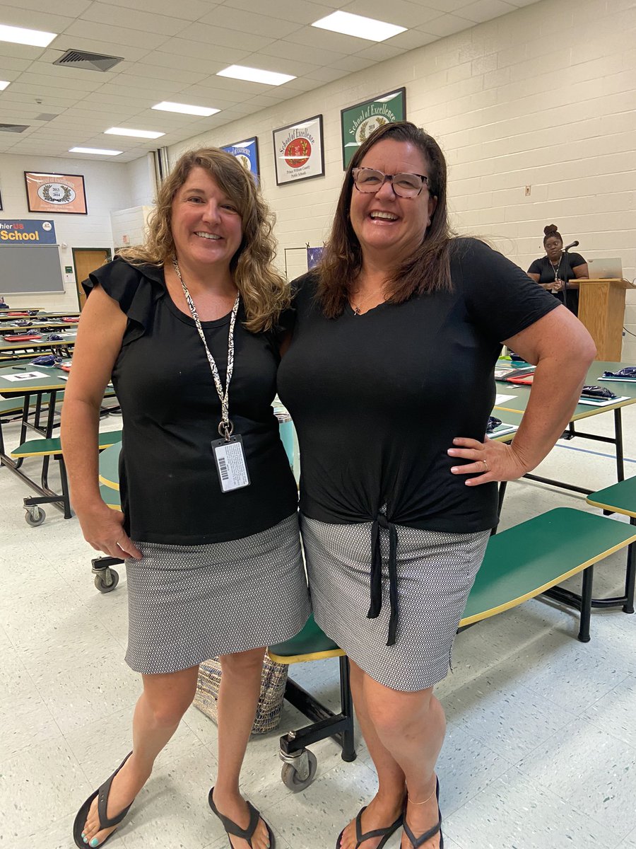 Twinning on the first day back to <a href="/MNEStheBest/">Minnieville Elementary</a> with the fabulous Molly Kelly!
