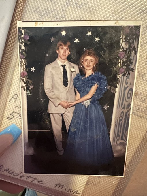 digging through photo tubs and found my parents + me &amp; my sister!  LOOK AT MY MOM AND THAT NANCY WHEELER