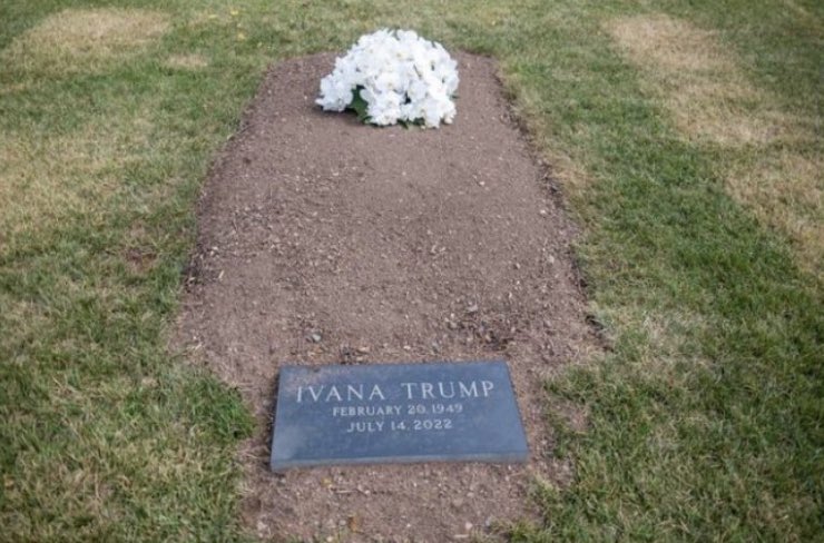 MrRaceBannon's tweet photo. #ItsReallyAwkwardWhen your ball lands in this sand trap https://t.co/fxRCXpJAKw
