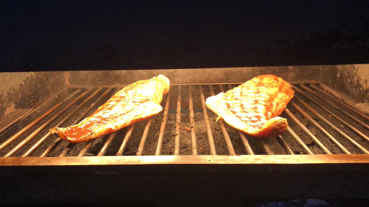 monroe_msu's tweet photo. Reds on de half shell!! UUUUMMMMM Gooooodddd!!!! In da Justin Wilson voice! #redfish #goodeats #grillfish @BeastManSteve @Bayou_Dawg @brianhadad @dawgsmack @WillieBClark https://t.co/6DgywpvX4Q