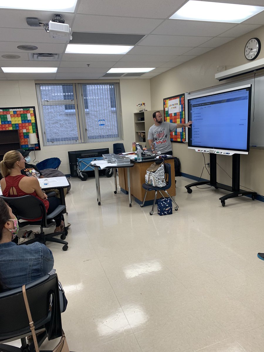 SeniorErin's tweet photo. ESchool hosted a great elementary orientation day! Our learning guides and ninjas are set up for success! 🥷 @Pasco_eSchool https://t.co/HtSAFY9m86