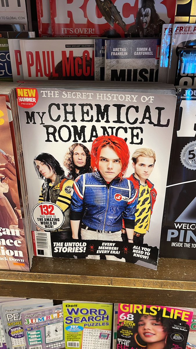 tamagyattchi_'s tweet photo. what on gods green earth did i find at my barnes and noble https://t.co/HJMTYv6dtA