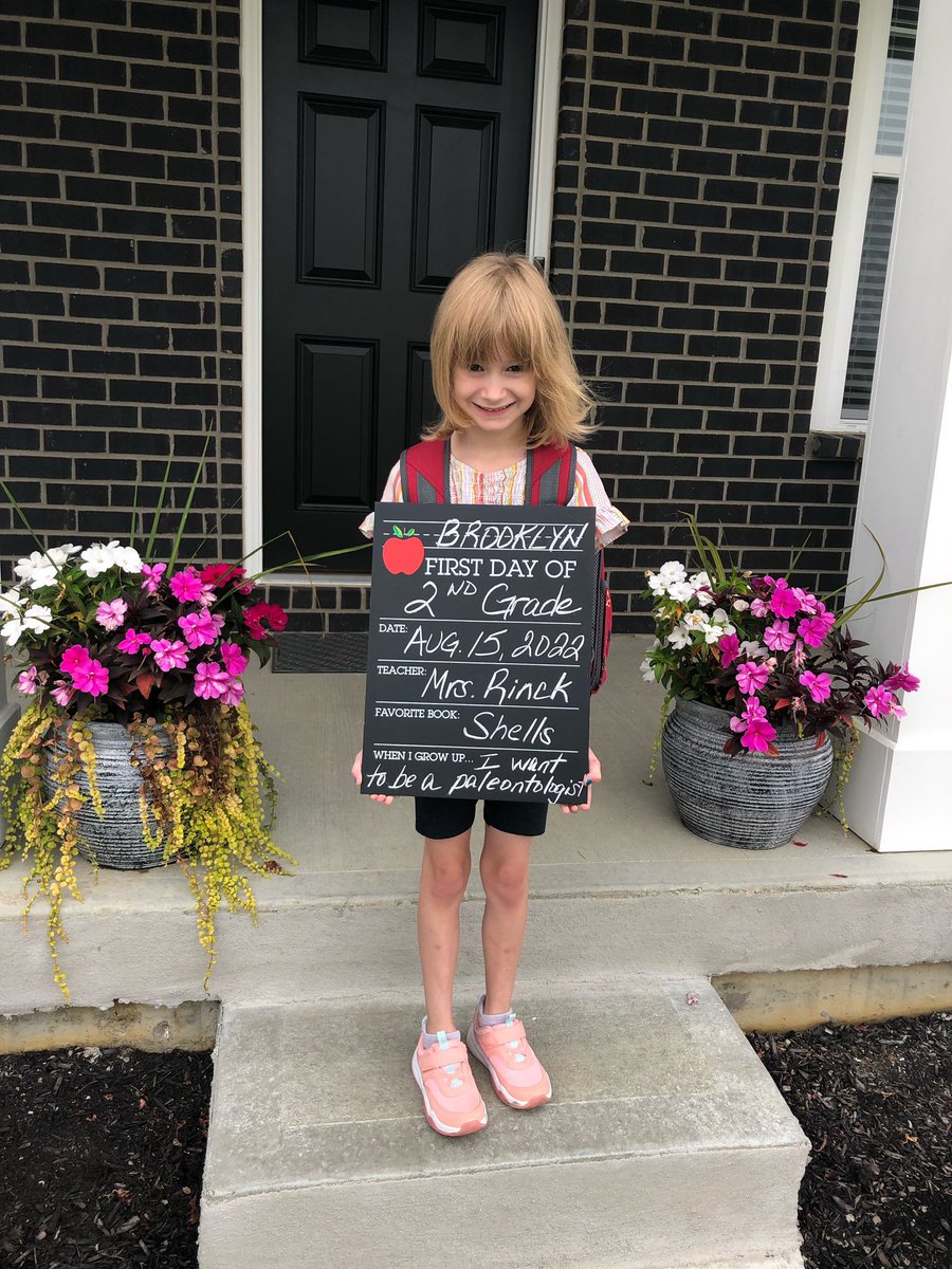 mdonahue5150's tweet photo. Thank you, @MasonSchools staff, for a #MECCtacular #MCSDay1! This #CometKid is ready for more #MasonMoments! 💚💜💚 https://t.co/Ro3VsFhqe9