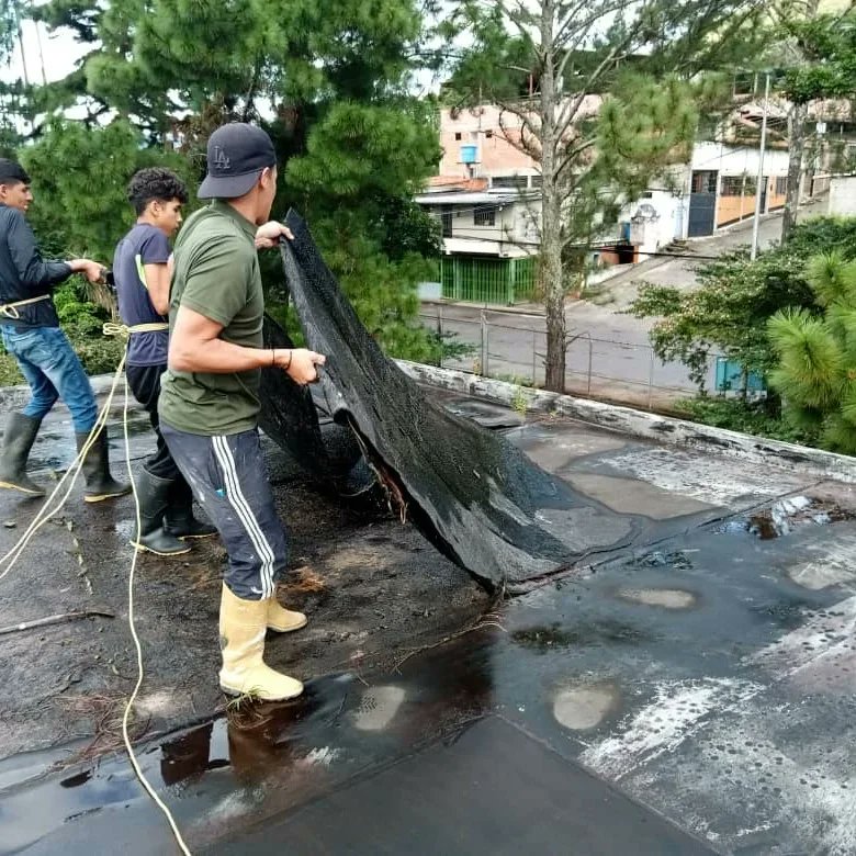 LICEOMAICA's tweet photo. El personal Directivo, docentes, padres, representantes y estudiantes agradecemos a Dios por esta recuperación que se está realizando en el Liceo MAICA, Guasimos, Táchira emocionados con esta colaboración a @MPPEDUCACION @abguasimos @ZonaEducTachira @FreddyBernal @Berzabethg1 https://t.co/ErVblEVjAK
