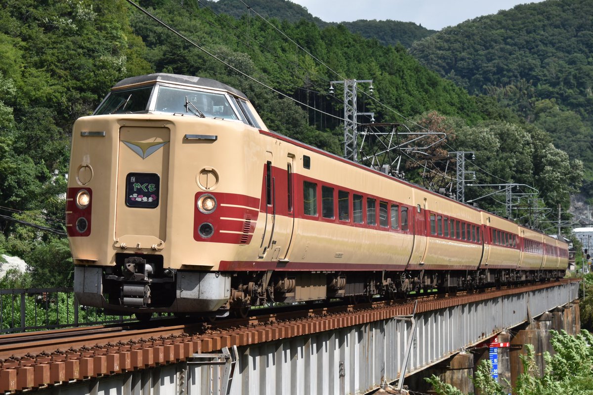 Keiyo_Freight's tweet photo. やくも8号　曇り予報が一転、井倉鉄橋優勝 https://t.co/PUes83nxUA