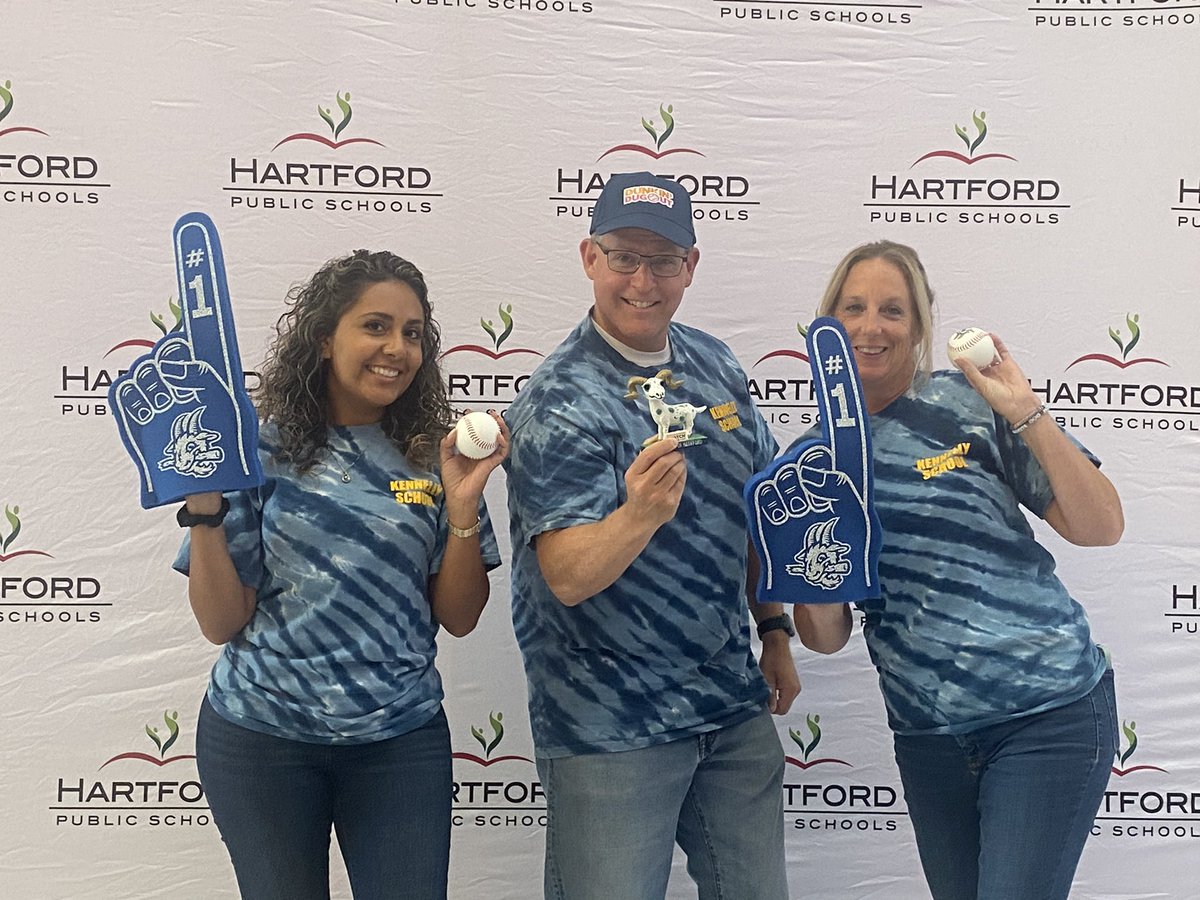 Talk about #school #spirit <a href="/kennelly_school/">Kennelly School</a> took home two prizes for best #dressed and best #slogan “Be the Change” 🐝<a href="/Hartford_Public/">Hartford Public Schools</a> <a href="/GoYardGoats/">Hartford Yard Goats</a> <a href="/TIFFANYYOUNGP2P/">Tiffany Young</a> <a href="/cahillsfour/">June Cahill</a> <a href="/schulman_marc/">Marc Schulman</a> #culture #climate