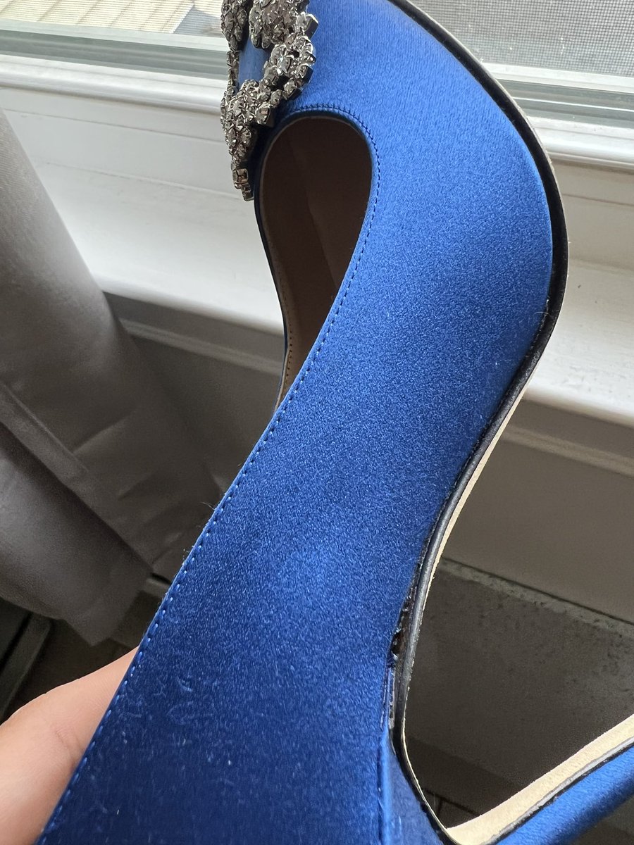 GeeNaranjo's tweet photo. @Nordstrom This is my 7th pair, if not more, I receive since April &amp; it keeps getting worse😔 The others were used &amp; returned, displays, or had defects. These Manolo Blahniks look like they were kept in a hot warehouse . How is it acceptable to send this out? #badcustomerservice https://t.co/Gw9Mexxnwp