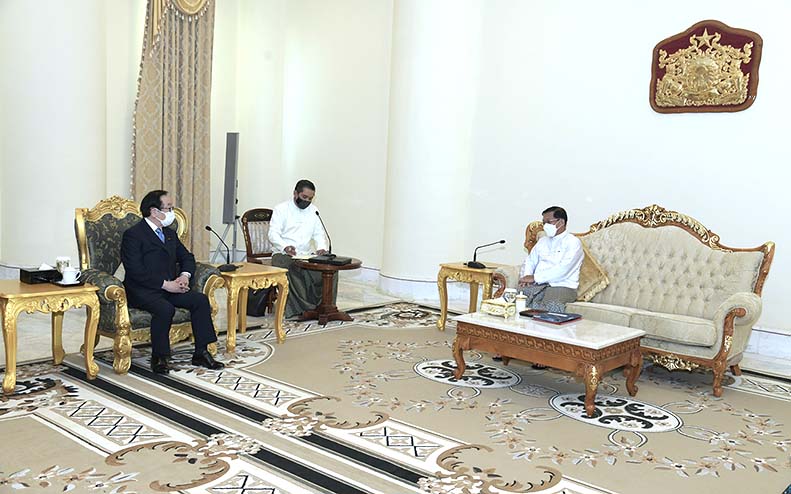 Reaproy's tweet photo. Shameful that #Japan's LDP MP Hiromichi Watanabe met with #Myanmar military junta leader Sr. Gen. Min Aung Hlaing and promised economic engagement. Why is @japan @JPN_PMO continually failing to recognize need to pressure SAC junta to respect rights, restore democracy? Shocking. https://t.co/gIieO8rpmL