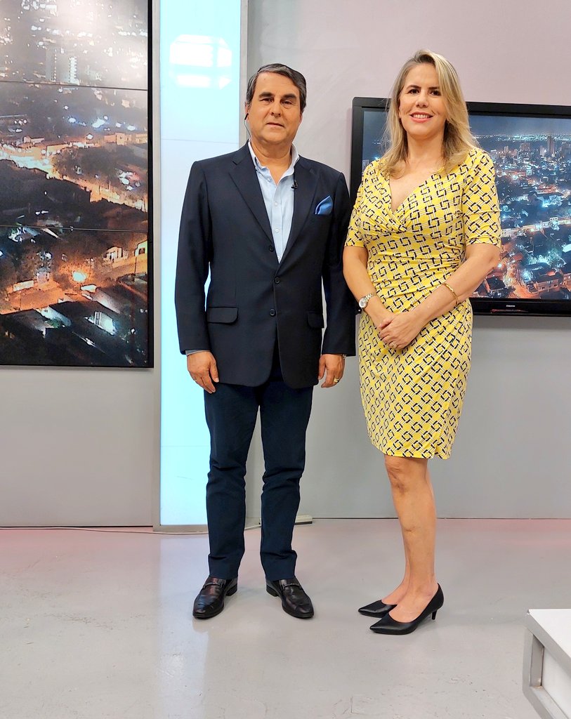 C9NParaguay's tweet photo. 🇵🇾 Hoy en @franco_dialogo 📺 nos acompaña la Exministra #LizCramer con el tema: "Vivencias de una Ministra"

📺 Conduce: #FedericoFranco

¡Acompáñanos como todos los lunes a las 21:00 hs por #C9N! https://t.co/xZja6mIuT4