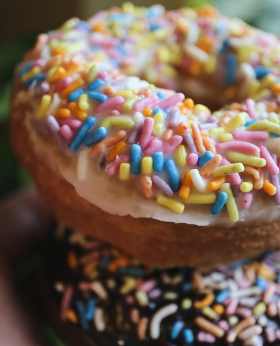 MightyODonuts's tweet image. This #mightyvaluesmonday we're talking about our sprinkles! we use @ indiatree sprinkles because they use fruits and veggies to make the colors! no surprise additions here #fromtheearth #naturalfooddye