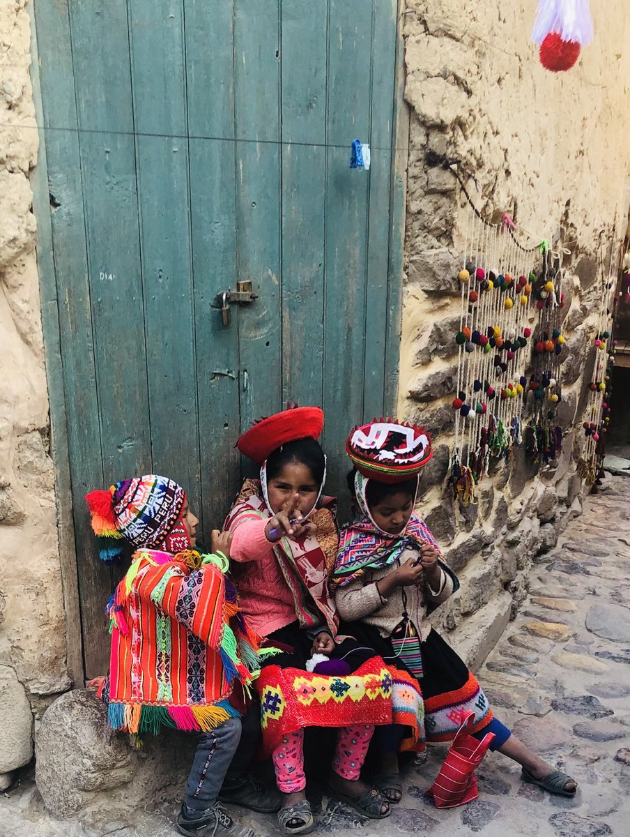 RT @LuminoIQ: Peruvian High Andes village children in regional indigenous colours #Peru #trekking #culture #Andes https://t.co/JKMILWp7oL