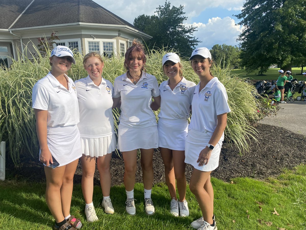 Loved seeing both teams battling today on a beautiful &amp; challenging course with some of the best competition in the state. Pleased with a top 4 finish, but we still have a long way to go. We will continue to work hard to improve!