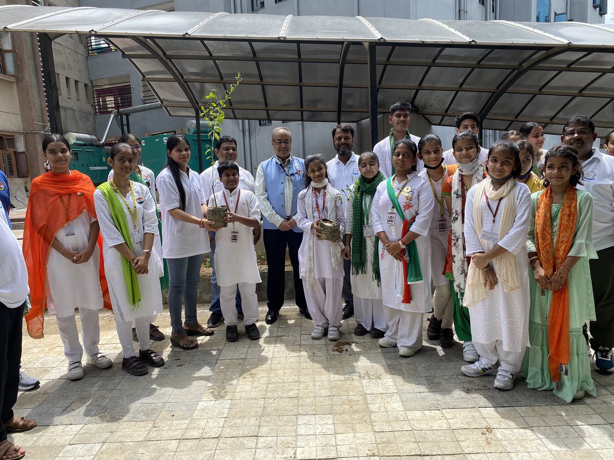 DK_Rise4Green's tweet photo. 75 Fruit Trees Panted with @TheOfficialSBI #DAV Public School, Dwarka, Delhi #EachStudent #PlantGrowSave One Tree to mark @75AzadikaAmritMahotsav #ISRWAY. Thanks #SBI for the support @CMODelhi @PMOIndia @msisodia @C_P_Gurnani @vrindapisharody @bkmishra69 @riazwrites @mmahapatra https://t.co/jpPgYJyWxB