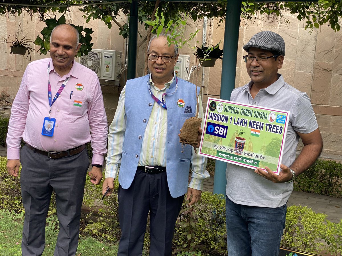 DK_Rise4Green's tweet photo. 75 Fruit Trees Panted with @TheOfficialSBI #DAV Public School, Dwarka, Delhi #EachStudent #PlantGrowSave One Tree to mark @75AzadikaAmritMahotsav #ISRWAY. Thanks #SBI for the support @CMODelhi @PMOIndia @msisodia @C_P_Gurnani @vrindapisharody @bkmishra69 @riazwrites @mmahapatra https://t.co/jpPgYJyWxB