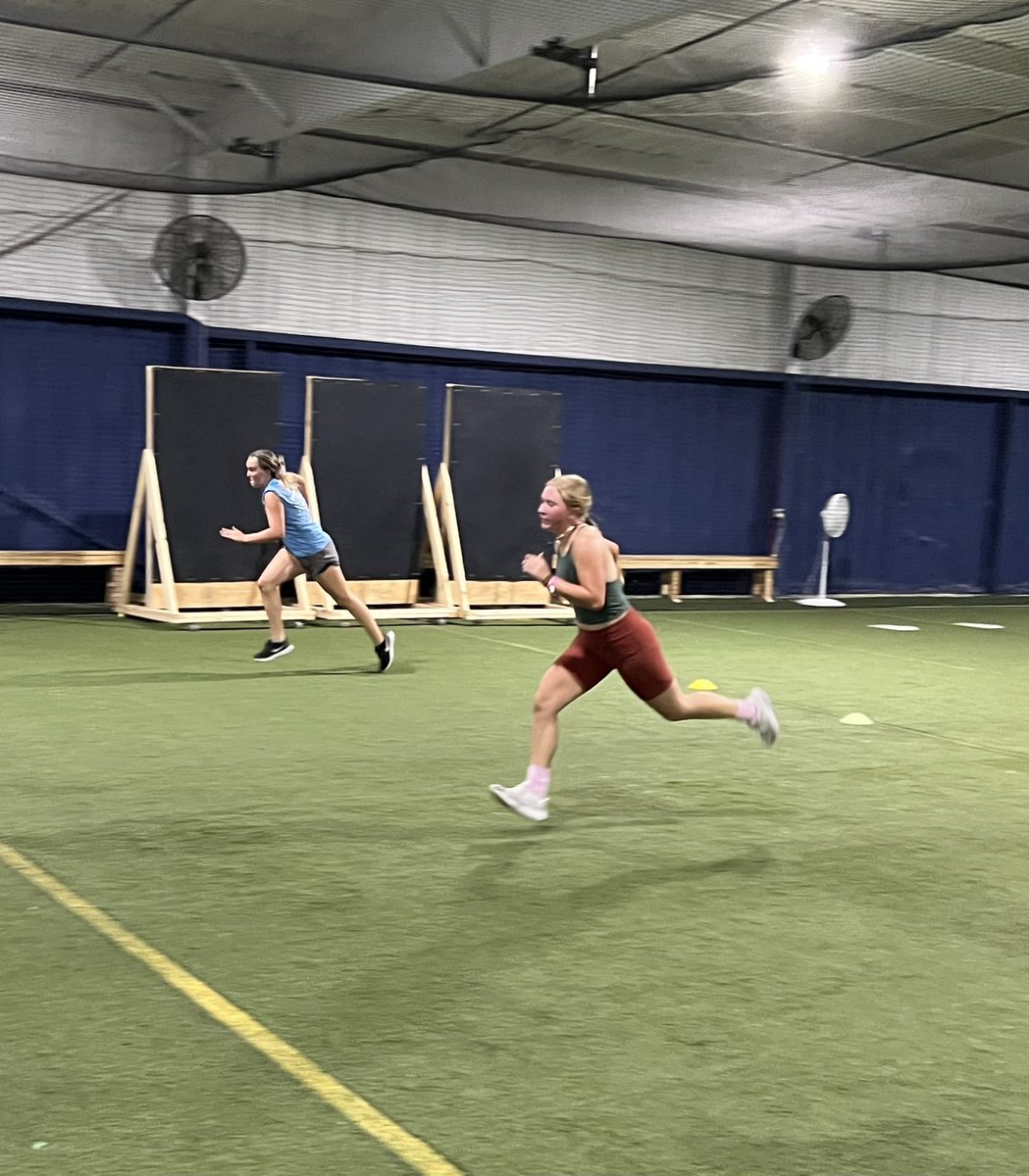 KyndallTaylor4's tweet photo. workouts with @Renaynay_25 are always the best https://t.co/7dATrVgIPt