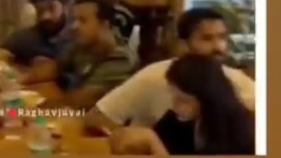 PhoolKhool's tweet photo. @Karishm21735155 @bluntvikas2 Couple yeha hai..#RagNaaz 
Farmhouse to uttarakhand ..2 months se haar jagah sath sath. 
Rag ki Naaz 🥰 https://t.co/YD48lDmNkB