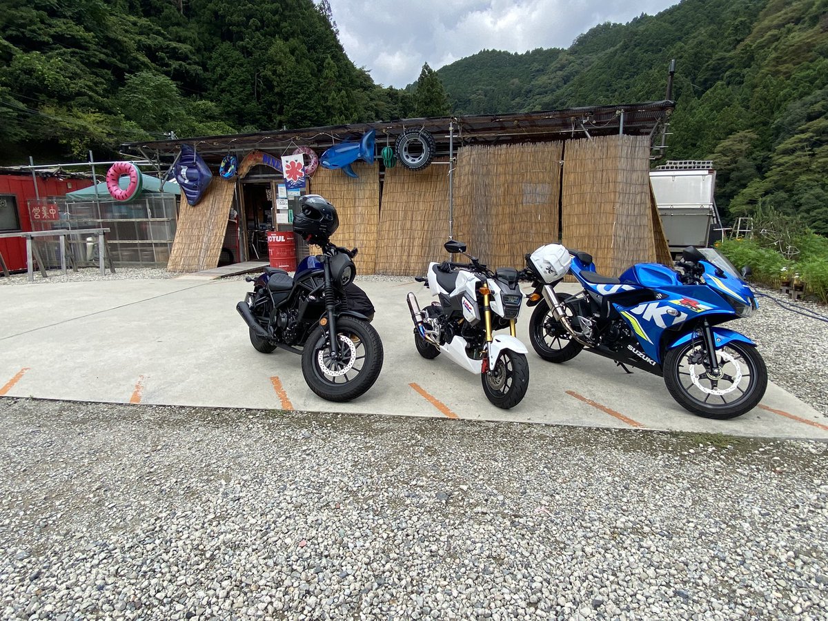 GROM_1011's tweet photo. コーヒー飲みに来た https://t.co/L4lFku4M6G