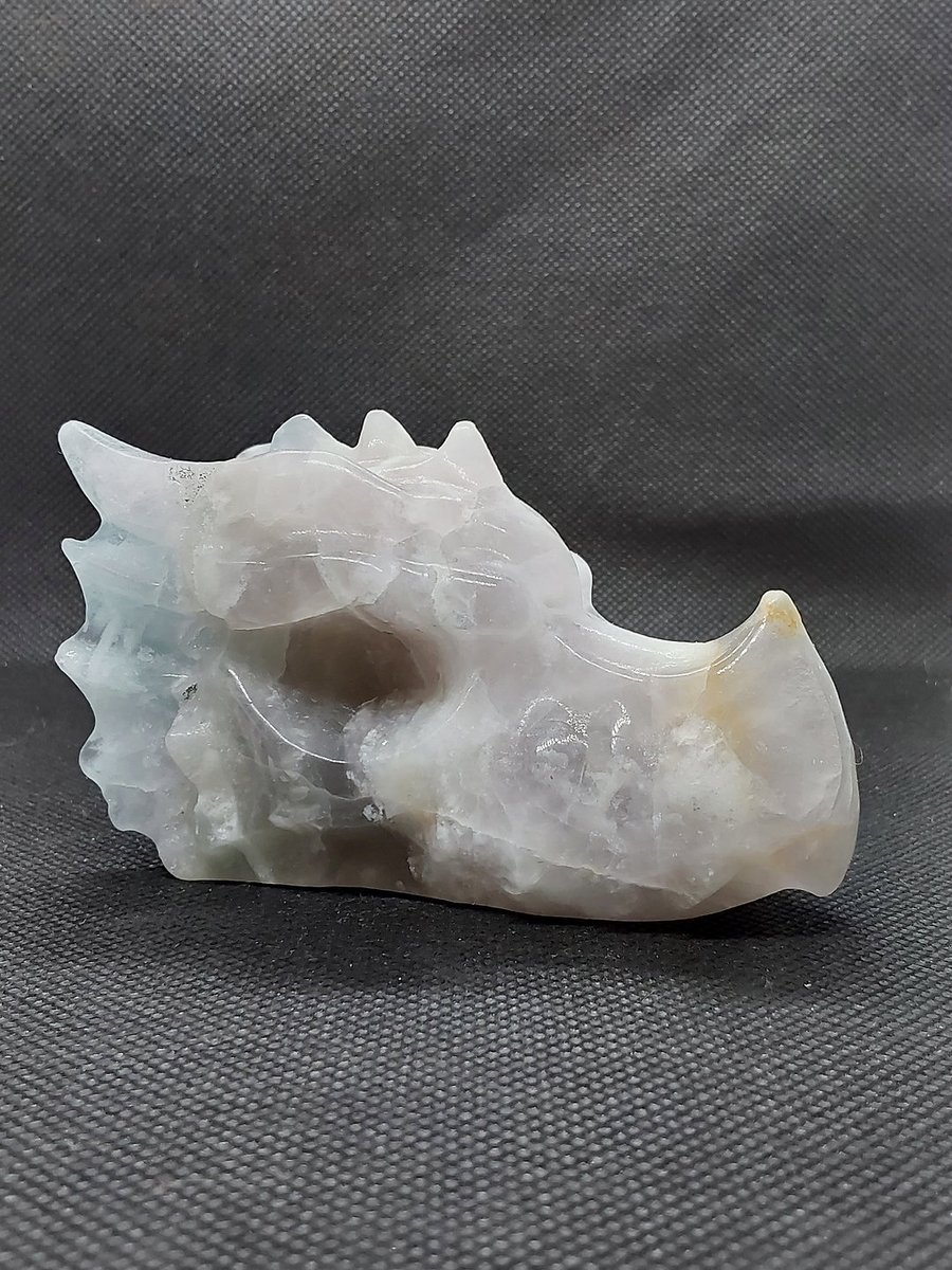 MyCrystalRomanc's tweet photo. Fluorite Dragon Head. Any Dragon collectors want to add this beauty to their shelf?!?!?

#crystals #gemstones #dragons #minerals
https://t.co/GV44r5jQbL https://t.co/x490HMHtL1