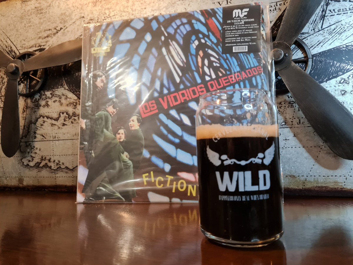 CervezaWild's tweet photo. Hoy se celebra el día del Rock Chileno y queremos celebrarlo recordando a esta tremenda Banda chilena "Los vidrios quebrados" fue una banda precursora del rock chileno, formada en 1964.
#diadelrockchileno #vidriosquebrados #cervezartesanal #pymes #rockchileno #cervezatemuco https://t.co/vprMrGaCi7