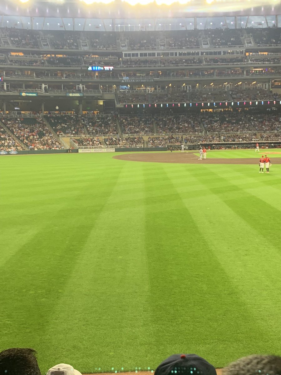 nickbarikmo's tweet photo. @dekker Target Field has no roof AND crooked outfield lines. Care to comment? https://t.co/onULrXvH94