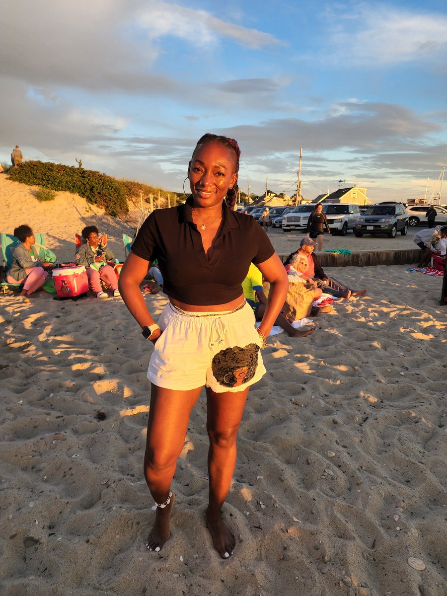 OkemaTMoore's tweet photo. So far this year I have produced and directed a host of projects from branded to film. This week, I am ONLY HERE FOR REST! #MV2022 Also, got to the Island Sunday not knowing my doc #ColorOfCare was screening for the fest lol https://t.co/nIr3YRgpcV