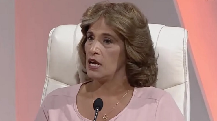 Actualmente, “se trabaja en la evaluación de todos los negocios conjuntos que hoy existen en #Cuba🇨🇺, todas las empresas mixtas que pueden tener alcance en el comercio mayorista. 
<a href="/BetsyDazVelzqu2/">Betsy Díaz Velázquez</a>  <a href="/mesaredondacuba/">Mesa Redonda</a>