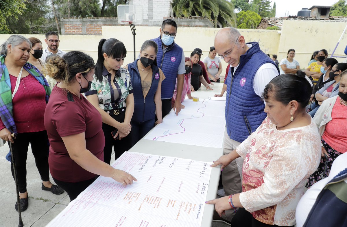 difgente's tweet photo. Visitamos la comunidad de la Loma en 📍#Moroleón para hacer un recorrido por sus calles y compartir con las familias, escuchar sus necesidades e invitarles a acercarse a su DIF Municipal y al #DIFGTO. https://t.co/2W4knxTd9B