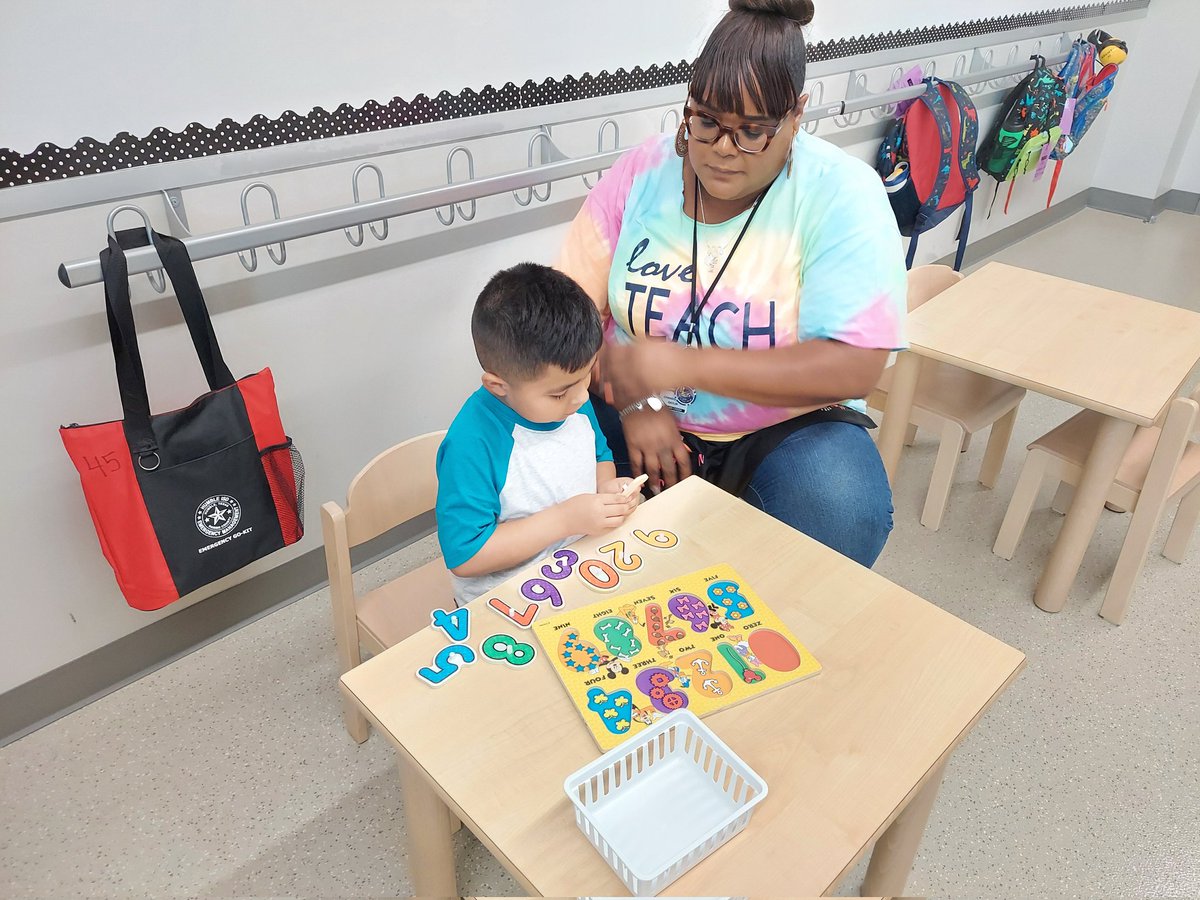 Barela_ECE's tweet photo. The @HumbleISD_ACE @HumbleISD_PREK team has already established solid routines, friendships, and great expectations in #Play4PreK! @MrsWhite_PreK @ltoya1978 #MsBrown @ChansoniqueG @HumbleISD #PreKExplorers https://t.co/II6rLMb2nJ