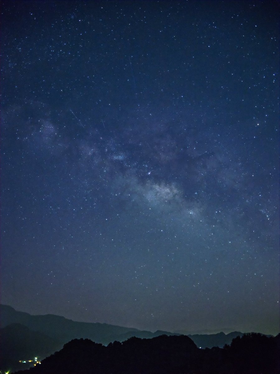 Libra7855's tweet photo. 台灣的夏季銀河
台湾の夏天の川
Milky Way of summer in Taiwan
#銀河 #風景 #夜 #夜景 #台灣 #苗栗 #MilkyWay #photography #night #Taiwan #夏天 #夏 #台湾 #天の川　#風景　#写真 https://t.co/K4n0C8ujgp