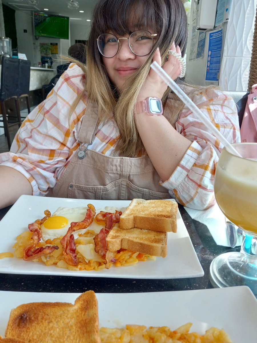 utopianray's tweet photo. It's my lovely Cheryl's birthday! Always been working hard and never giving up! We had a great fun time together and looking forward to even better days! I love you Cheryl!

@milkche_ https://t.co/53W0kiGFwJ