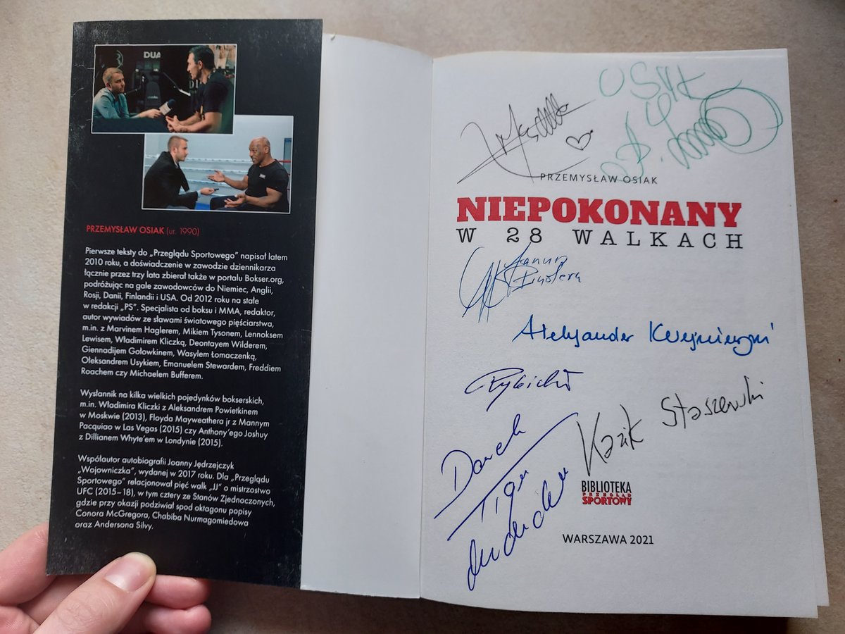 Długo czekałem na właściwy moment, lepszej okazji niż #UsykJoshua2 już nie będzie. LICYTUJEMY dla 🇺🇦!

Do zgarnięcia książka z autografem mistrza świata wagi ciężkiej <a href="/usykaa/">Oleksandr Usyk</a>!

(+Kwaśniewski, Kazik, Daniec, Tiger, <a href="/JanuszPindera/">Janusz Pindera</a>, Rybicki)

➡️ allegro.pl/oferta/ksiazka…

📸 <a href="/FotoPyK/">FotoPyK</a>