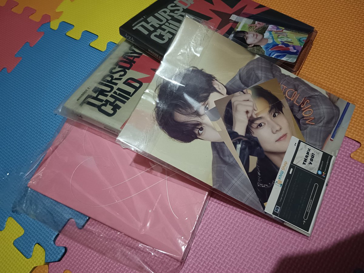 FriendsFree3's tweet photo. Hello co-army and co-engenes and co-moa. Baka may gustong bumili nito po all in po 
2 version TxT unsealed album
1 version BTS unsealed Persona Album
With official photocards Jungwoon from weverse, set po yan. Madami pa yang freebies na ibibigay ko po.

@TXTbighitWW @ABDvo_twt https://t.co/J6aMyEGEvk