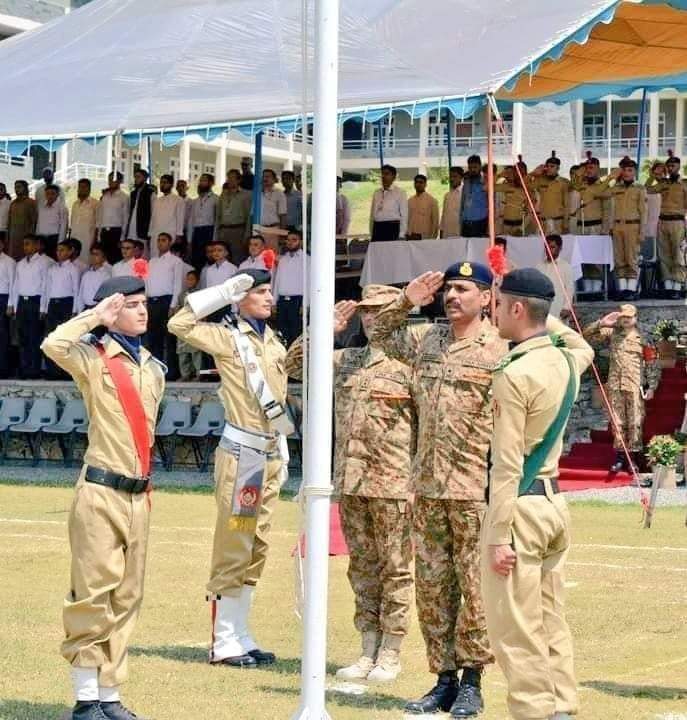 AGFanOff's tweet photo. صبح بخير پاکستان
کور کمانڈر بلوچستان لیفٹیننٹ جنرل آصف غفور ♥️🌹
اللہ عزوجل جنرل آصف غفور کو صحت کیساتھ عمر دراز عطا فرمائے،
ان کو ہمت، طاقت ،استقامت اور قوت عطا کرے تاکہ بلوچستان کے حالات کو بدلیں،
اللہ ان کو سرخرو کریں، انشاءاللہ
آمین
@peaceforchange
#CorpsCommanderXII https://t.co/fOyGw9OwlA