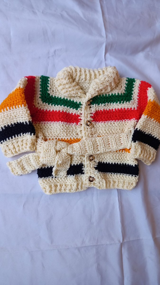 INiphy's tweet image. Hi twitter,
I made these cute outfits with my hands and a crochet hook 😁
#DLconversations fam, pls help me retweet and like as my customer may be on your TL

Price : 5k (0-6 months) 
I deliver nationwide 
I also make nice cardigans for adults, my dm is open for negotiations 😀