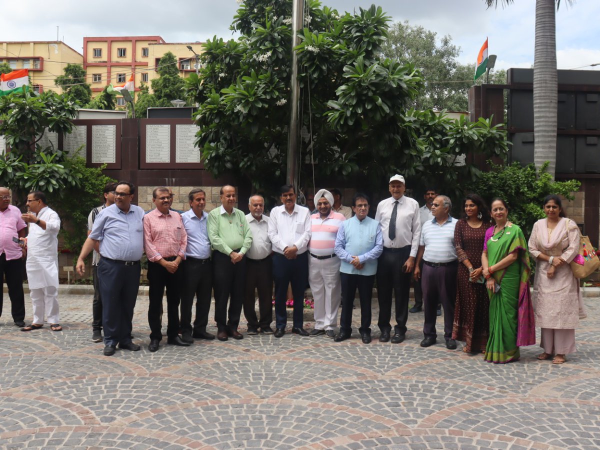 On the occasion of the Independence Day, National President Dr. Sahajanand Prasad Singh hoisted the Indian flag along with other IMA office bearers/leaders at IMA(HQs.).