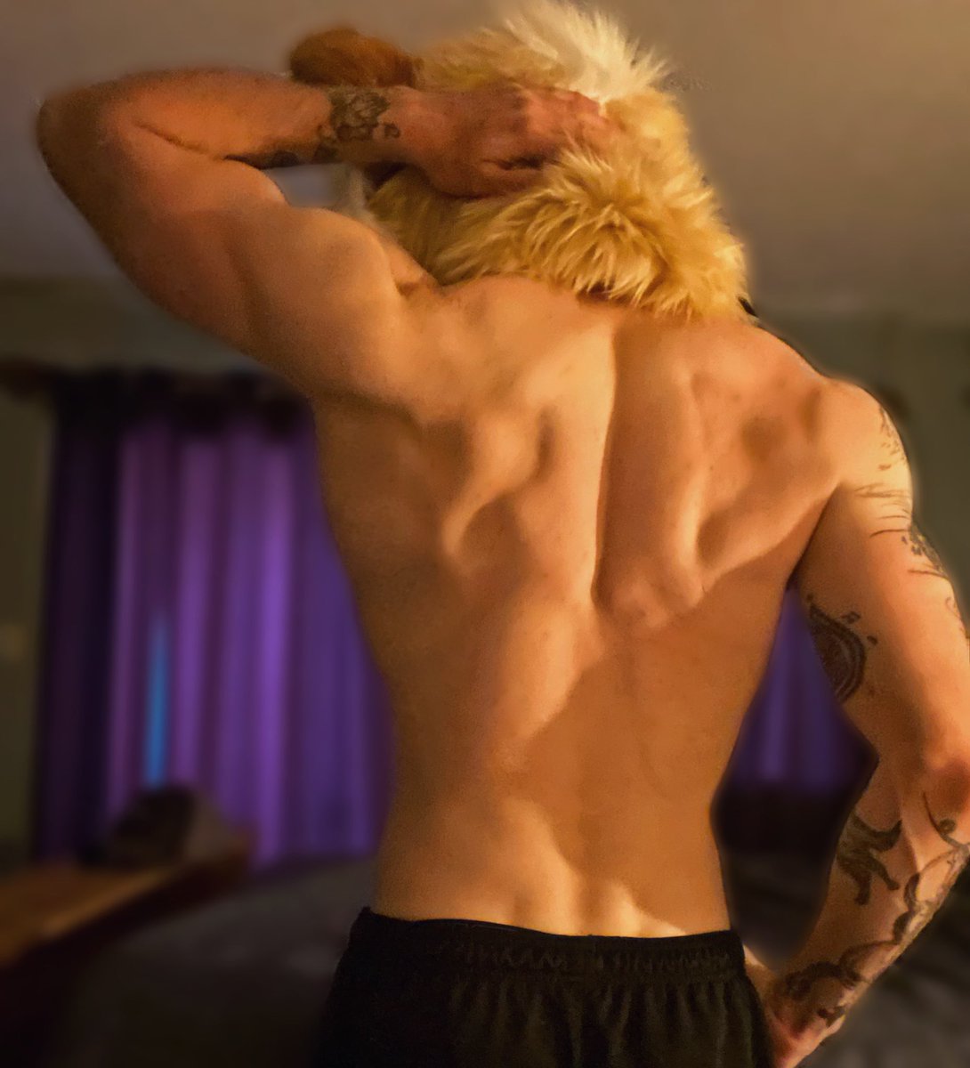 Jacethecat10's tweet photo. Excuse me👀… #furry #fursuit #furryfandom #furries https://t.co/dbD3HQIvHq