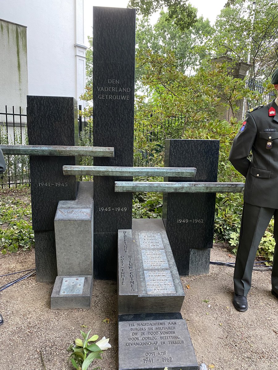 NancyJouwe's tweet photo. Na @MSophiahof ging ik naar de herdenking in Zwolle (met veel militairen), waar m’n neefje #RobinsonJouwe optrad en advocaat #FadjarKorwa sprak; beiden koppelden vanuit hun persoonlijke achtergrond de Papoeageschiedenis aan deze herdenking. https://t.co/s4tmqVmmry