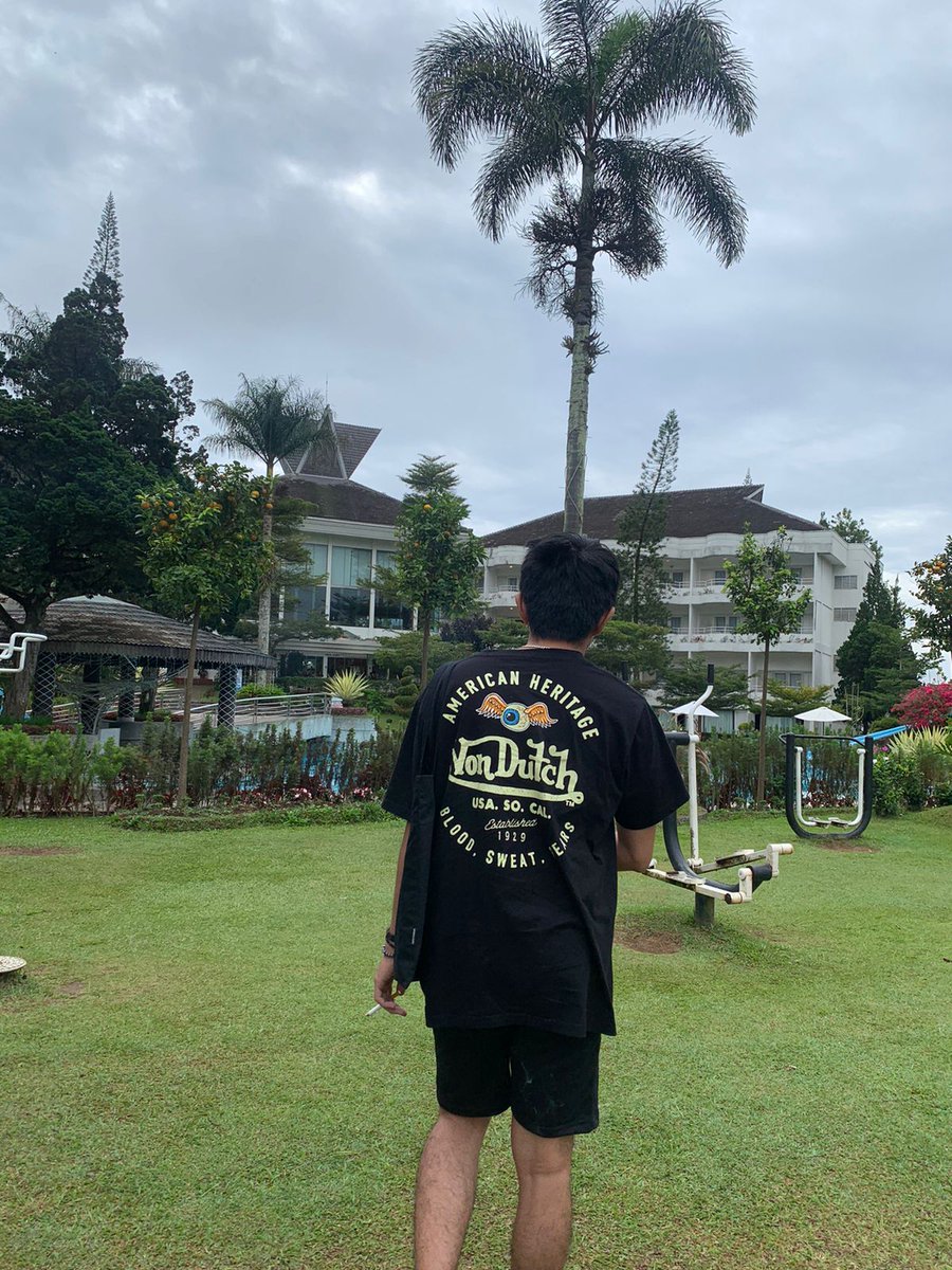 far_rush's tweet photo. berjalan meninggalkanmu yg banyak bacot https://t.co/vlGAVL8Dm6