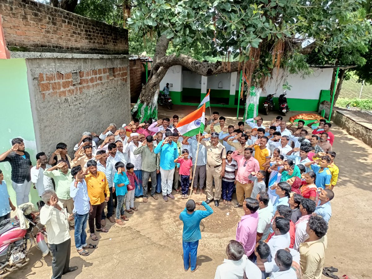 NagalgiddaPs's tweet photo. Mass national Anthem in view of 75th Independence day celebrations https://t.co/ed9jByVTmn