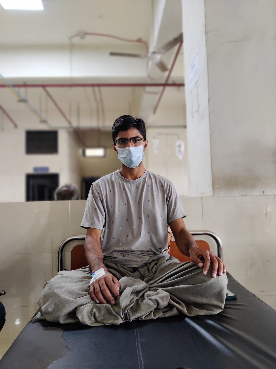 दरिया तेरी अब खैर नही बूंदो ने बगावत कर ली है
नादान ना समझ बुजदिल इनको लहरो ने बगावत कर ली है.!!
हम परवाने है मौत समा 
मरने का किसको ख़ौफ यहाँ.
रे तलवार तुझे झुकना होगा 
गर्दन ने बगावत कर ली है..!!
140 hrs of Hunger strike 
We salute you our brave Doctor
#Day_16_gujvets_on_strike