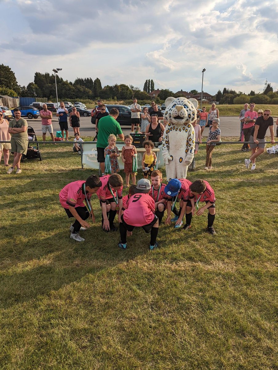 danni_masterson's tweet photo. Gala winners π
On Sunday in the blistering hot sun these boys went and won their football gala! So proud of Tyler and all the boys, what a team they are β½οΈπ
Bring on the season! #u8s #ls27fc https://t.co/yoiL6XBcDy